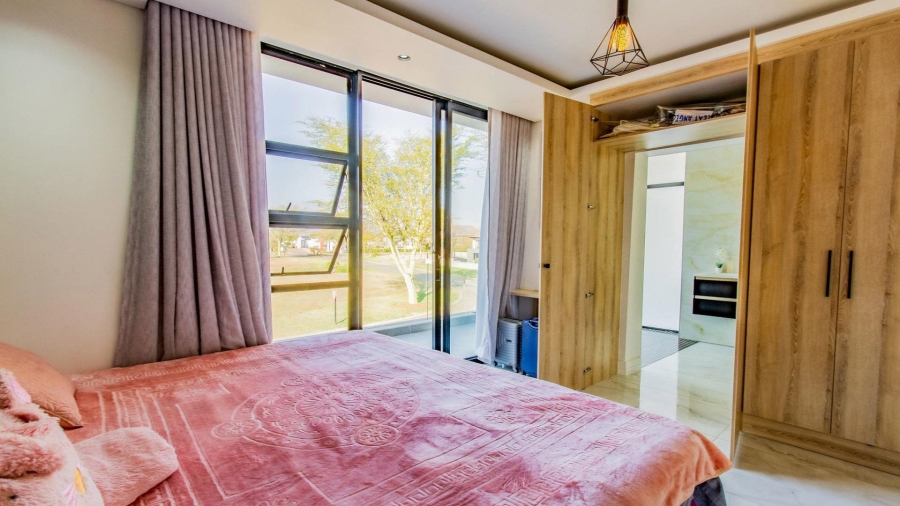 6 Bedroom Property for Sale in The Islands Estates North West